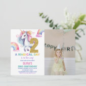 2e Rainbow Unicorn Verjaardag Uitnodigingen w foto (Staand voorkant)