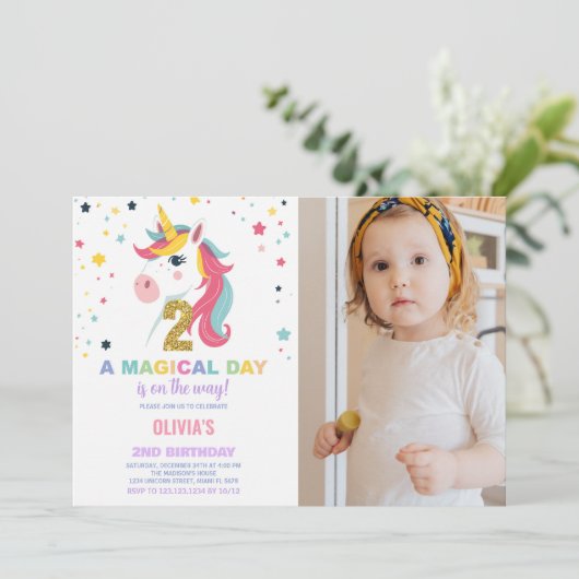 2e Verjaardag Eenhoorn Verjaardag Uitnodigingen fo (Staand voorkant)