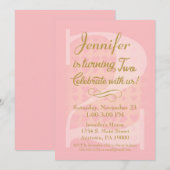 2e verjaardag Uitnodigingsmeisjes roze gouden hart Kaart (Voorkant / Achterkant)