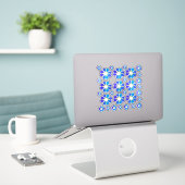 30 Blauwe Bloemen Stickers (Laptop op bureau)