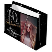 30 en Fabulous Elegant Black 30th Birthday Foto Groot Cadeauzakje (Voorkant Gekanteld)