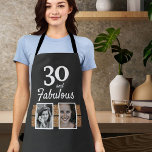 30 en Fabulous Gold Glitter 2 Foto 30e verjaardag Schort<br><div class="desc">30 en Fabulous Gold Glitter 2 Foto's 30th Birthday Schort. De foto's staan op de faux gouden glitterstrepen. De tekst is trendy manuscript in witte kleur. Voeg uw foto's toe - u kunt een oude en een nieuwe foto van de persoon gebruiken die viert.</div>