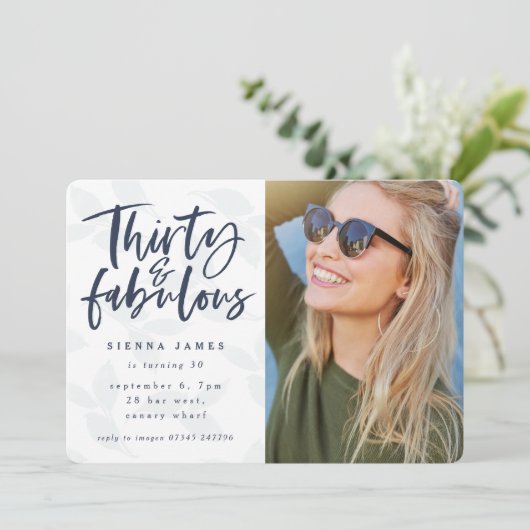 30 en geweldige verjaardagsfeestfoto nodigen kaart (Staand voorkant)