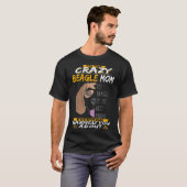 30 Ik ben de Crazy Beagle Mom T-shirt (Voorkant volledig)