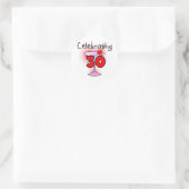 30 T-shirts en cadeautjes vieren Ronde Sticker (Tas)