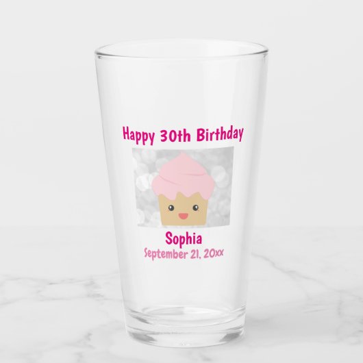 30e Happy Birthday Cute Pink Cupcake Souvenir Glas (Voorkant)