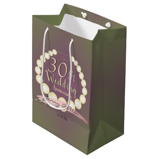 30e Jubileum Pearls op Plum Moss Medium Cadeauzakje (Voorkant Gekanteld)