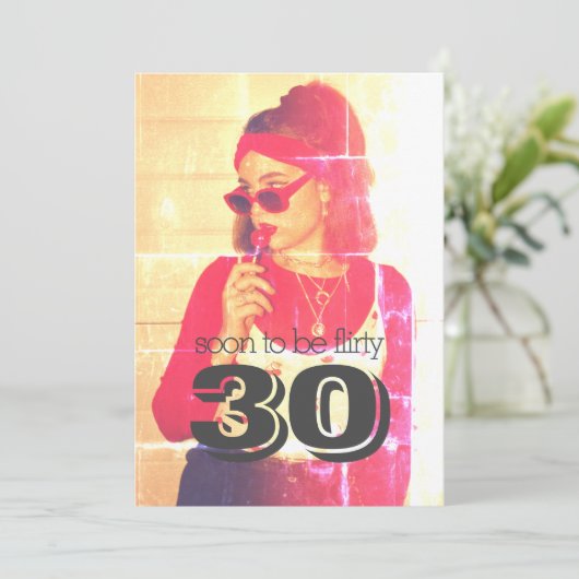 30e uitnodiging van de verjaardag (Staand voorkant)