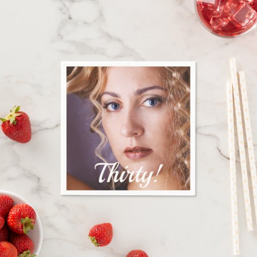30e van het verjaardagsfeest fotoscriptvrouw servet (Insitu)
