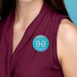 30e verjaardag diamanten glitter blauwgroen blauw  ronde button 5,7 cm<br><div class="desc">Een elegante, glamoureuze en girale 30e verjaardagsfeestknop. Blauwgroen, blauwe groene faux glitter met faux diamantsprinkhaan en een gouden lijst. Sjablonen voor een naam, leeftijd 30 en een datum. Geboortedatum of -datum van de partij/jubileum. Witte en blauwgroen gekleurde letters. De naam wordt geschreven met een handgeschreven stijlmanuscript. Kan worden gebruikt als...</div>
