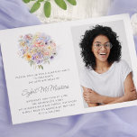 30e Verjaardag Feest Bloem Boeket Foto Verrassing Kaart<br><div class="desc">Een sierlijk waterverf bloemenboeket van  bloemetjes siert de top van deze 30e verjaardagsuitnodiging. De zachte pastelbloemen zijn geaccentueerd met moderne lijnkunst. De naam van de verjaardagsfeestster is geschreven in een modern,  eenvoudig script. Er zijn bijpassende borden en feestdecoraties beschikbaar.</div>