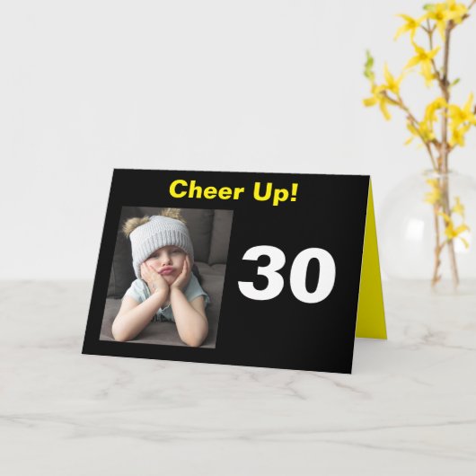 30e verjaardag Grappig Grumpy Meisje Kaart (Gele Bloem)