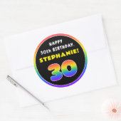 30e verjaardag: kleurrijke regenboog # 30, aangepa ronde sticker (Envelop)