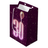 30e verjaardag Neon Sign en Confetti Medium Cadeauzakje (Voorkant Gekanteld)