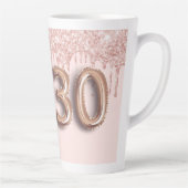 30e verjaardag roos gouden roze foto druipt latte mok (Rechts)