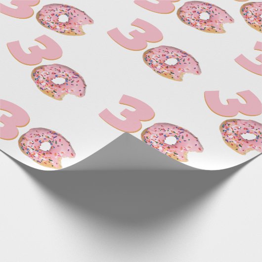 30e verjaardag roze donut cadeaupapier (Hoek)