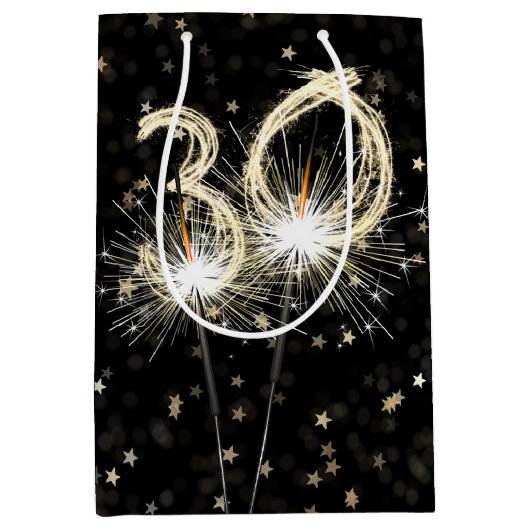 30e verjaardag Sparklers op zwart met sterren Medium Cadeauzakje (Voorkant)