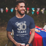 30e verjaardag van de perfecte T-shirt<br><div class="desc">Custom blauw en zilver dertigste verjaardag t-shirt met dertig zilveren hellium ballonnen,  het gezegde "cheers to 30 years",  "aged to perfection",  en de datum.</div>