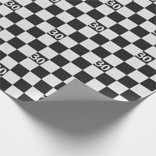 30e verjaardag zwarte en witte cheques cadeaupapier (Hoek)