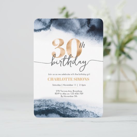 30e verjaardagsuitnodiging Navy waterverf en goud Kaart (Staand voorkant)