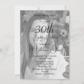 30e zwart wit foto verjaardag elegante monogram kaart (Achterkant)