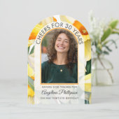 30th Birthday Modern Arch Floral DAFFODILS Photo Kaart (Staand voorkant)