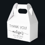 30th of Any Age Birthday White Calligraphy Script Bedankdoosjes<br><div class="desc">Meisjes Minimalistisch Eenvoudig Schone Witte Monogram Naam Handtekening Aangepast Aangepast 30e (of om het even welke leeftijd) verjaardagskarakter. Dit ontwerp met uw voornaam in een handgeschreven stijl swash tail font signature typografie (of calligrafie), date, "THANK You" text, "any age age" verjaardag in zwart op witte achtergrond. Deze stijlvolle, vrouwelijke cadeaudozen...</div>