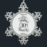 30th Wedding Jubileum Flowers Roos Romantic Tin Sneeuwvlok Ornament<br><div class="desc">Een romantische,  zwarte en witte bloemen ontwerpen voor een 30e trouwdag.</div>