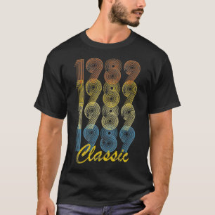 32 e 1989  Mannen in de baarmoeder 32 jaar T-shirt