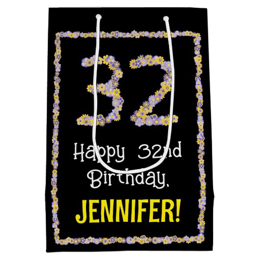 32e verjaardag: Floral Flowers Number, Custom Name Medium Cadeauzakje (Achterkant)