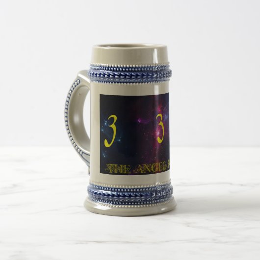 333 - HET ANGEL NUMMER (Nebulas), 18oz Stein Bierpul (Voorkant links)