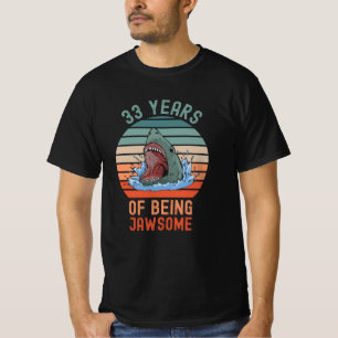 33 jaar oude Gift JawOngeveer 33th Birthday Shark T-shirt
