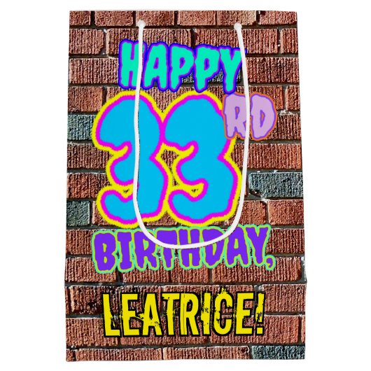 33e verjaardag: Leuk, Urban Graffiti geïnspireerd  Medium Cadeauzakje (Achterkant)