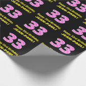 33e verjaardag: Roze strepen en harten "33" + Naam Cadeaupapier (Hoek)