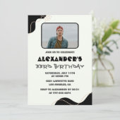 33e verjaardagsuitnodiging Mannen Zwart Eenvoudige Kaart (Staand voorkant)