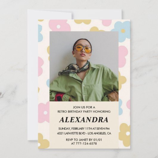 33e verjaardagsuitnodiging Retro Groovy Flowers Sc Kaart (Voorkant)