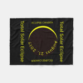 #34;eclipse Chaser#34; Totale zonsverduistering Au Fleece Deken (Voorkant (Horizontaal))