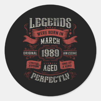 34e Legends werd geboren in maart 1989 Ronde Sticker