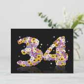 34e verjaardag, met bloemen letters kaart (Staand voorkant)