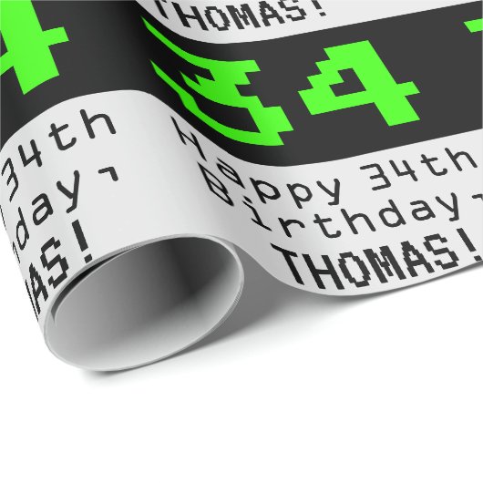 34e verjaardag - Nerdy / Geeky stijl "34" en naam Cadeaupapier (Rol Hoek)