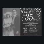 35e huwelijksjubileum krijtbord zwart zilver kaart<br><div class="desc">35e huwelijksjubileum met aangepaste foto. Krijtbord Zwart en Zilver Uitnodiging. Dertig-vijf Huwelijksjubileum. Krijtbord Zwart en Zilver Glitter Diamant Achtergrond. Zilveren Confetti. Volwassenen Verjaardag. Vrouw of Man Mannelijke Verjaardagsfeestje. Voor verdere aanpassing,  klik op de "Pas het aan" knop en gebruik onze ontwerp tool om deze template aan te passen.</div>