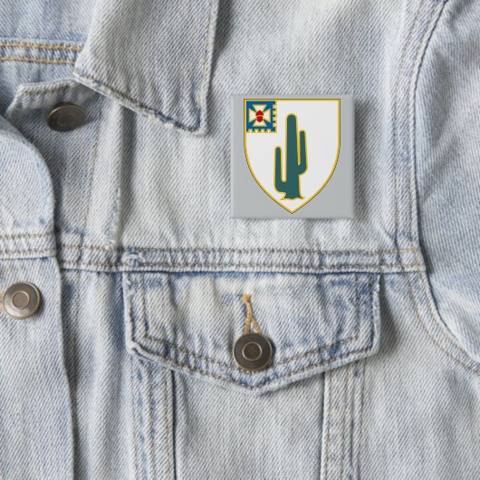 35e infanteriestelsel vierkante button 5,1 cm (In situ)