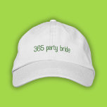 365 Party Bruid Groene Pop Meisje Zomer Papa Pet<br><div class="desc">Chique minimalistische 365 partij bruid geborduurd papa pet in groene tekst</div>