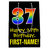 37e verjaardag: leuk, vet, kleurrijk, regenboog "3 medium cadeauzakje (Achterkant)