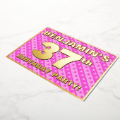 37e verjaardagsfeest — Leuke roze harten en strepe Folie Uitnodiging (Gedraaid)