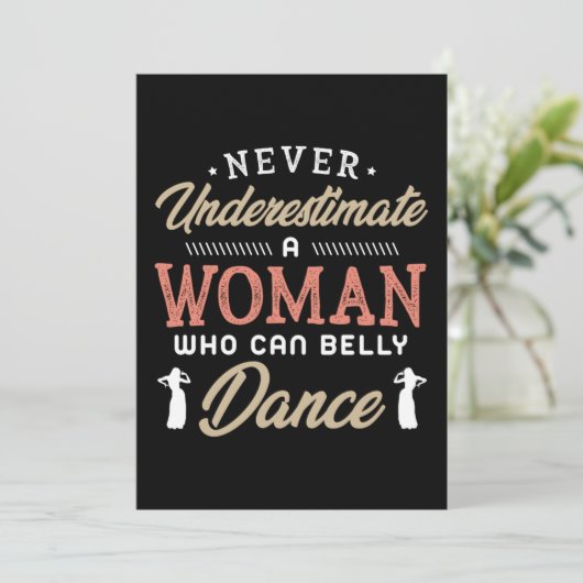 38.Onderschat nooit een vrouw die kan geloven Save The Date (Staand voorkant)