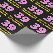 39e verjaardag: roze strepen en harten "39" + naam cadeaupapier (Hoek)