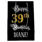 39th Birthday ~ Fancy Script; Faux Gold Look; Name Medium Cadeauzakje (Achterkant)