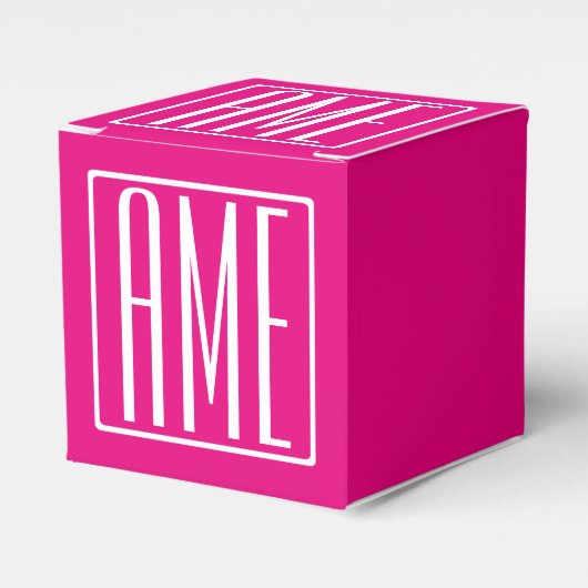 3 Beginletter Monogram | Wit Op Heet Roze Bedankdoosjes (Voorkant Zijde)