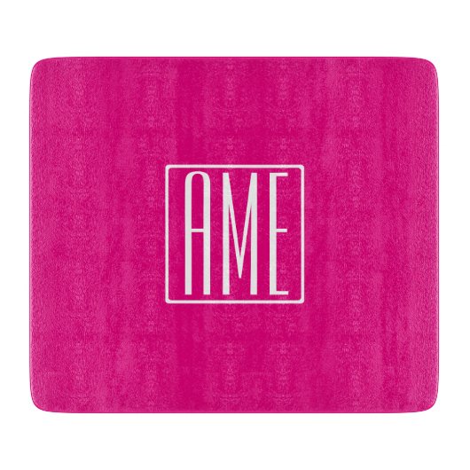 3 Beginletter Monogram | Wit Op Heet Roze Snijplank (Voorkant)